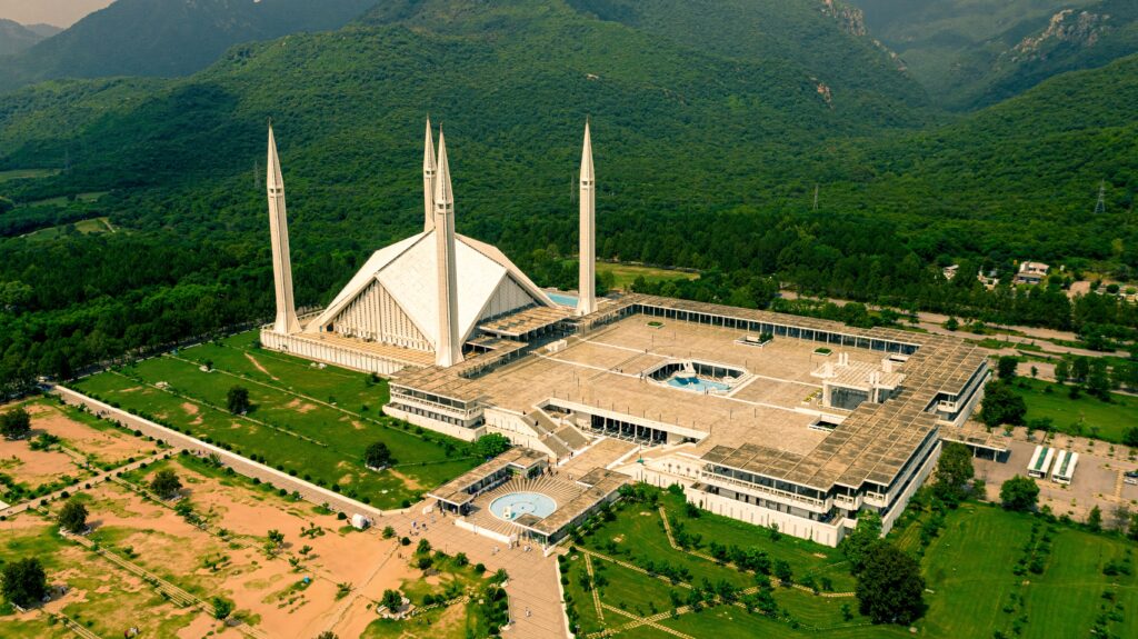Faisal Mosque islamabad.jpg